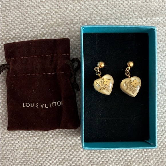 Louis Vuitton Heart Earrings - Picture 3 of 6